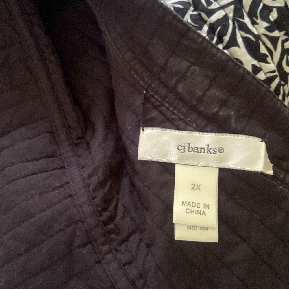 Women’s plus vest with buttons - Picture 4 of 5